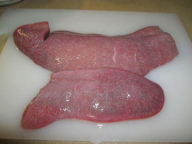 其实就是猪的胰脏啦～小编一家不是很喜欢,所以直接跟腰尺说掰掰