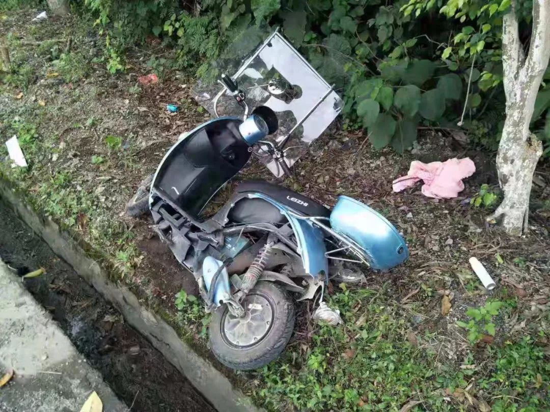 可怕宾阳大程村路口发生车祸监控视频还原车祸瞬间