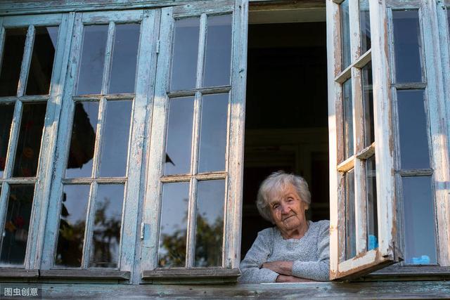 和你的妈妈一起出去玩这样你的妈妈就会有更长的寿命