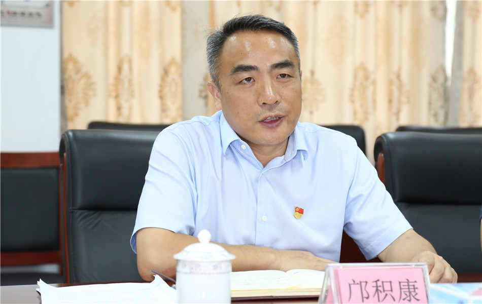 开平市市长邝积康调研精神卫生工作