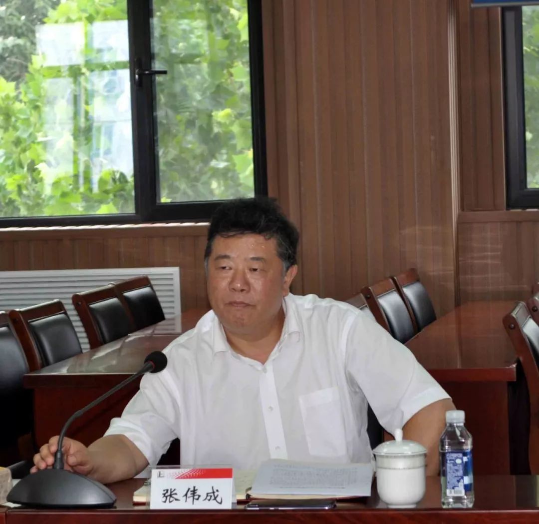 张伟成书记在座谈中,要求大家开拓思想,创新商业模式,打好提质增效