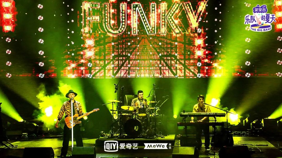 其实我们之前都是对乐队有一些轮廓的大概的样貌的想象,然后通过接触