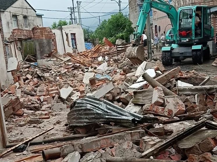 【台州黄岩】院桥镇"创无"进行时——整治乱搭乱建 创建良好发展环境