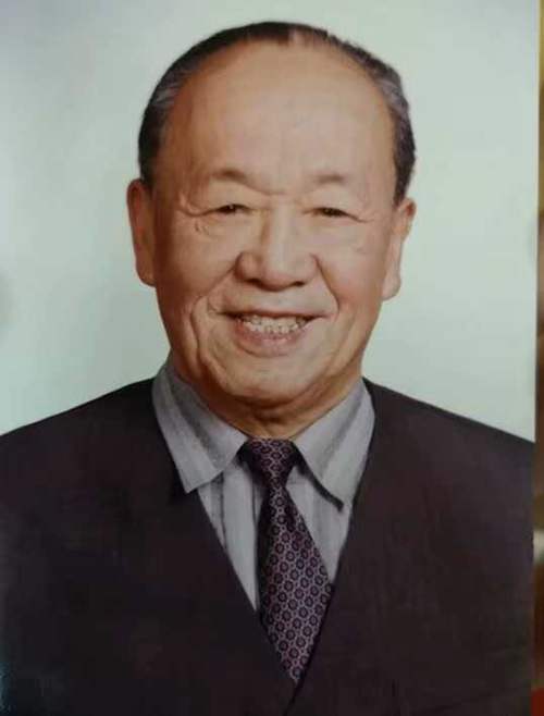 红色听风人胡正先系列传奇故事之六战友后背是黑板行军一路是课堂