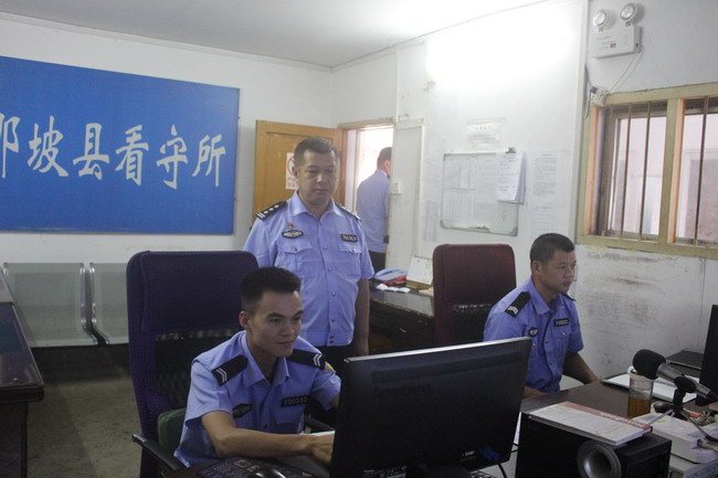 那坡公安:覃尚德到看守所,拘留所指导监所推进精细化管理工作