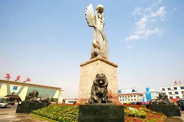 时代最强音刚刚黄河大合唱响彻乌海湖畔