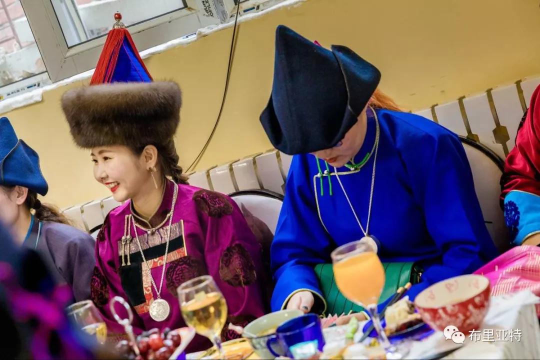 呼伦贝尔草原婚礼记 | 你嘴角上扬的弧度就是最好的嫁妆(布里亚特婚礼