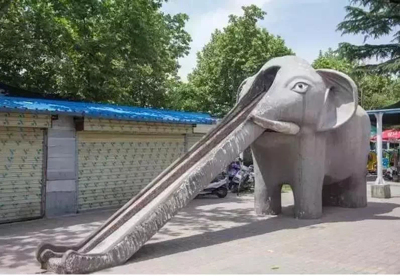 难忘的不只是西湖公园的大象滑滑梯还有悦龙台的冰雕滑滑梯