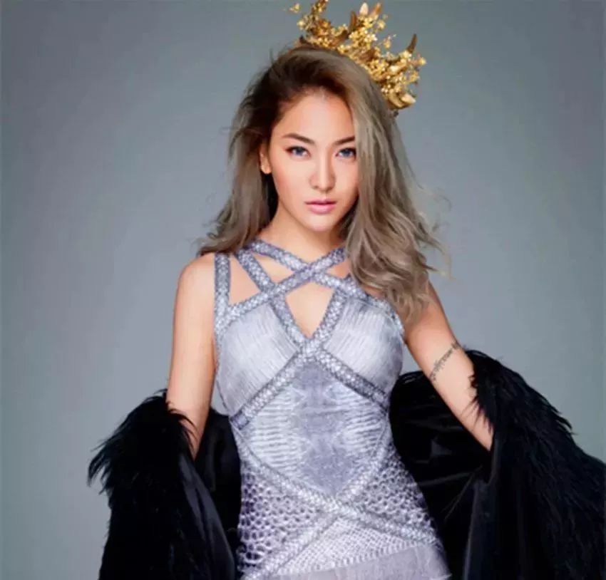 内涵,有情怀,跟着节拍一起追忆青葱岁月德格叶2011年中国藏歌会总冠军