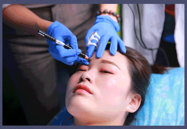 秋香老师的现场实操纹绣班小仙女们都非常的珍惜在实操的过程中特别是