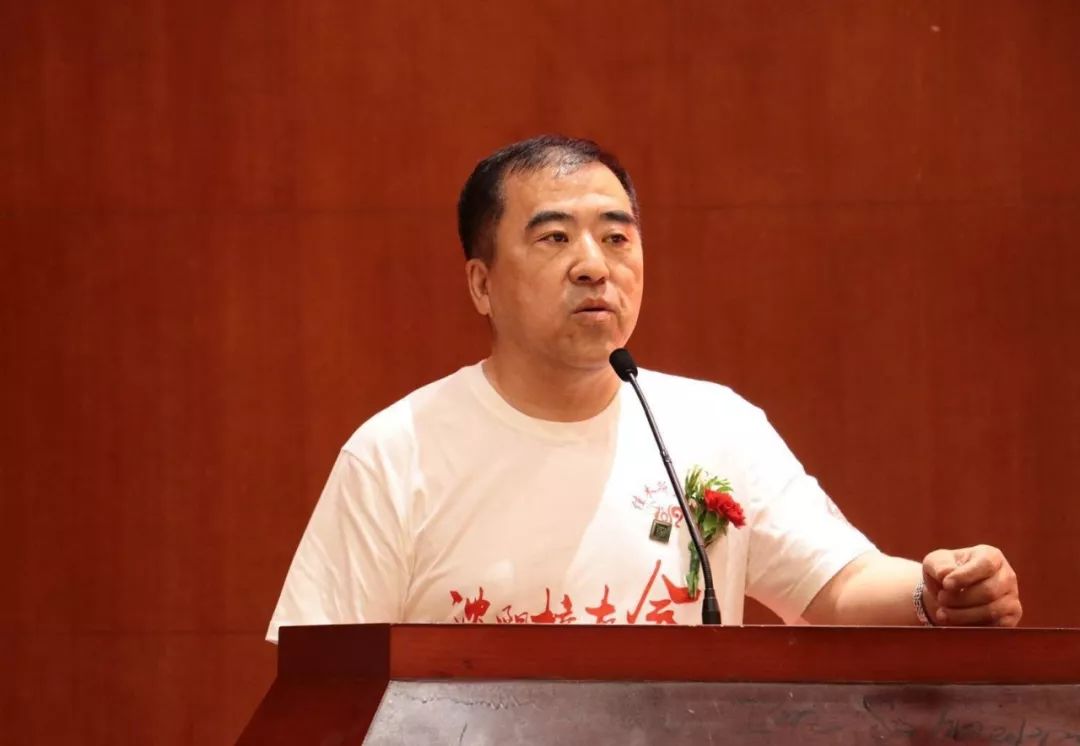 杨金宝,张元禄作为地方校友会校友代表发言,希望沈阳校友会在理事会的