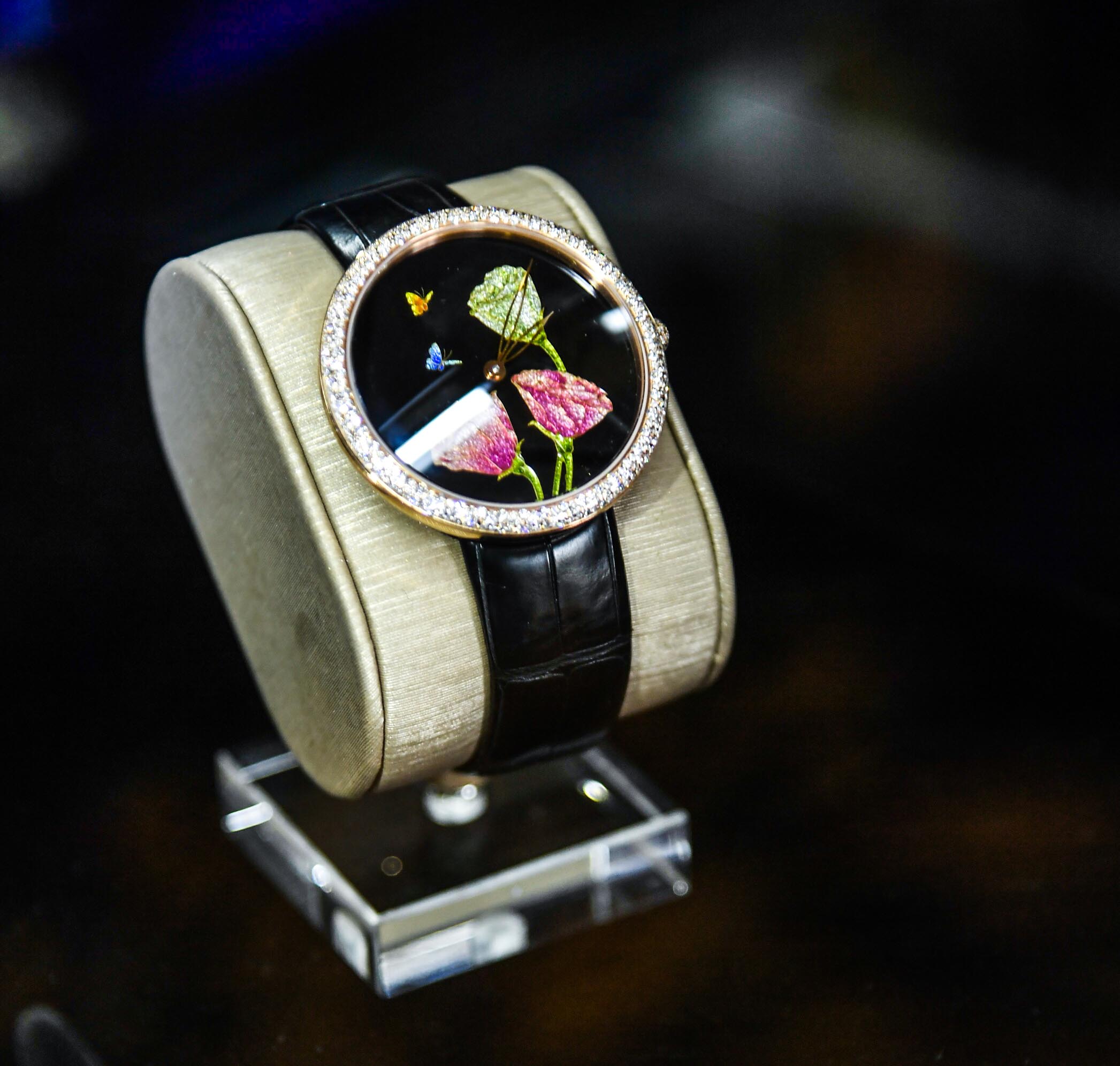 上海高定以匠心铸就品质孔氏珐琅传承经典