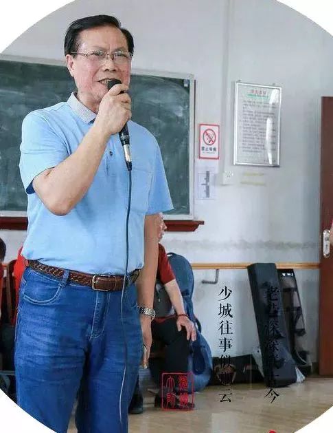 赵班长演唱者:陈海燕 大提琴伴奏:吕志勤老师表演者:曹德亮 李旺喜 余
