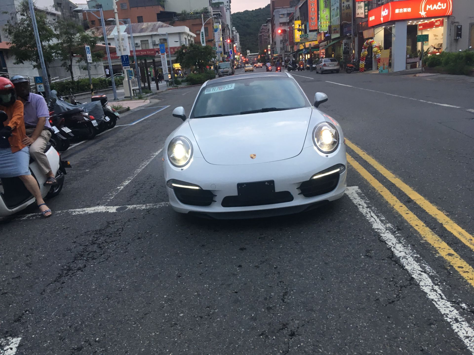 宝岛台湾高雄实拍超跑保时捷porsche911carrera4s