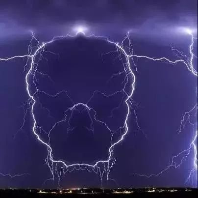 根据雷电产生和危害的特点不同,它主要有直击雷,球形雷,感应雷,雷电波