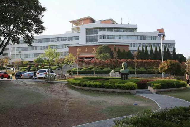 安徽省淮北市东山路100号(相山校区),淮北市沱河东路(滨湖校区)录取