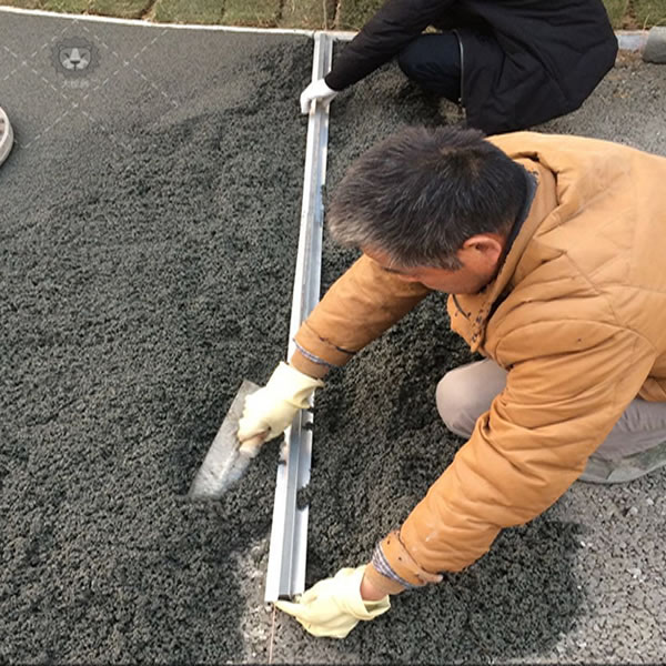 6m范围内确定;广场平面尺寸不宜大于25m2,面层板的长宽比不宜超过1