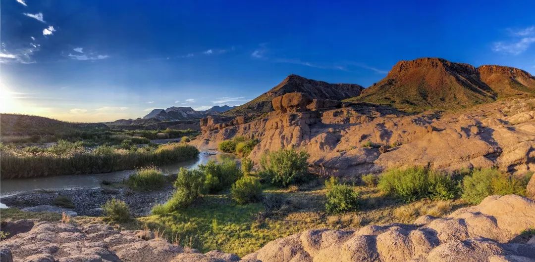 电影制作团队来此取景,比如《狂风沙》(american outlaws),《长骑者》