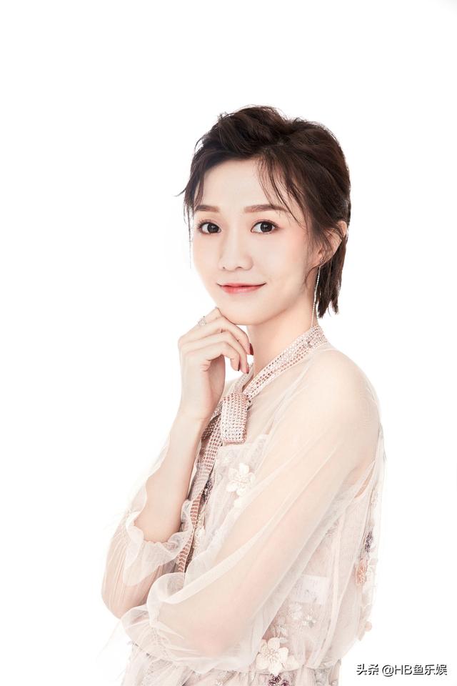 王靖雯迎生日开启无限可能新片深夜食堂搭档梁家辉