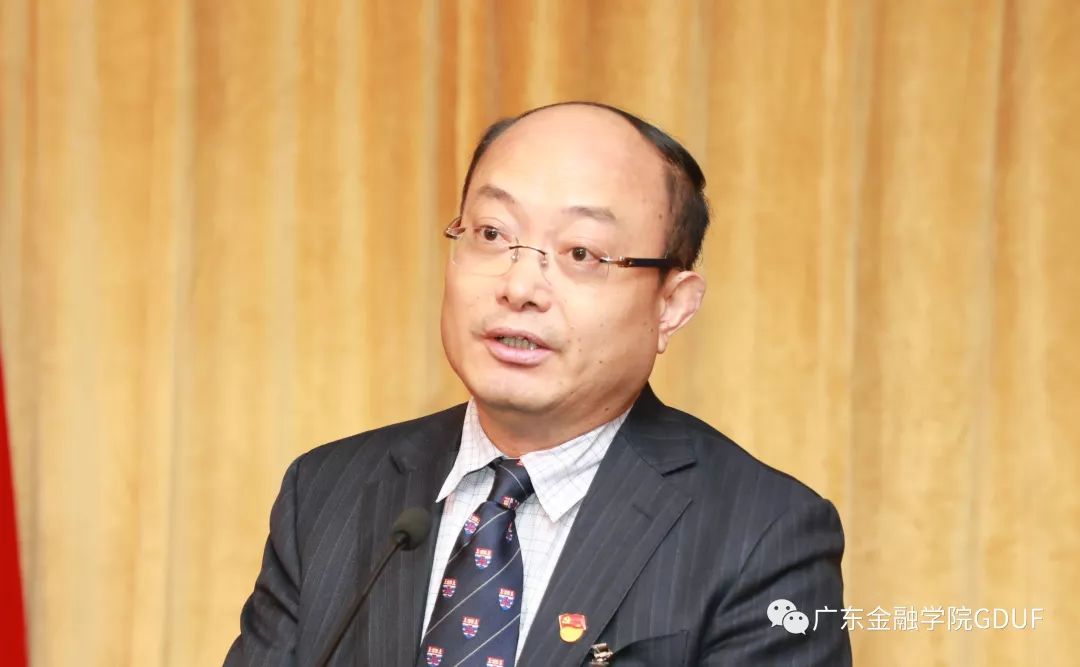 动起来这件大事要举全校之力去筹办