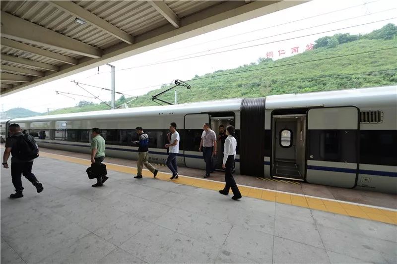 铜仁南站每天过往列车达91列次