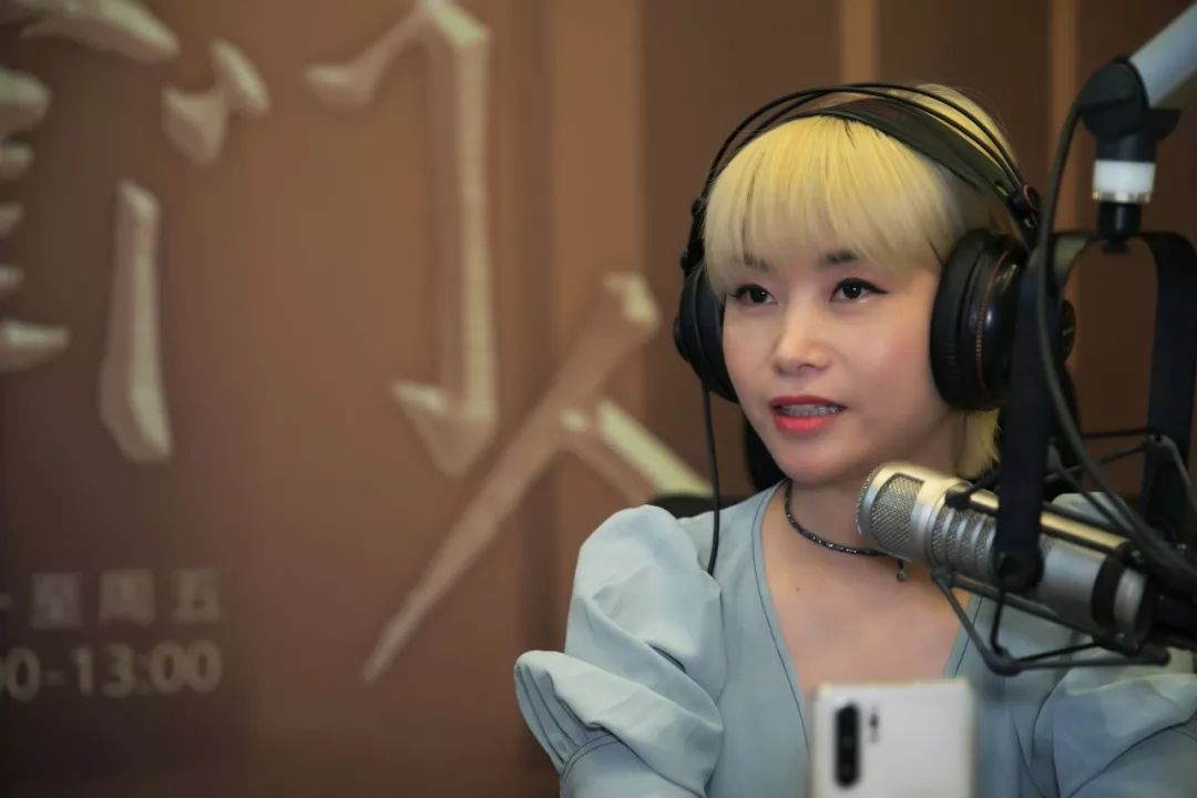 dharry品牌掌门人做客浙江女主播电台fm1045对话掌门人676767