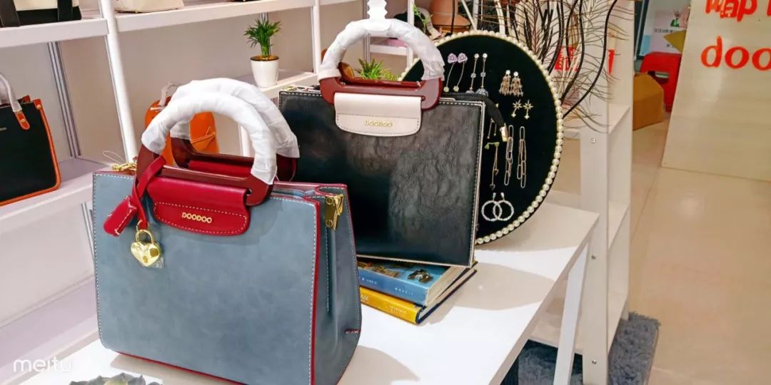 中央天街fourk箱包新店开业初来乍到福利不少