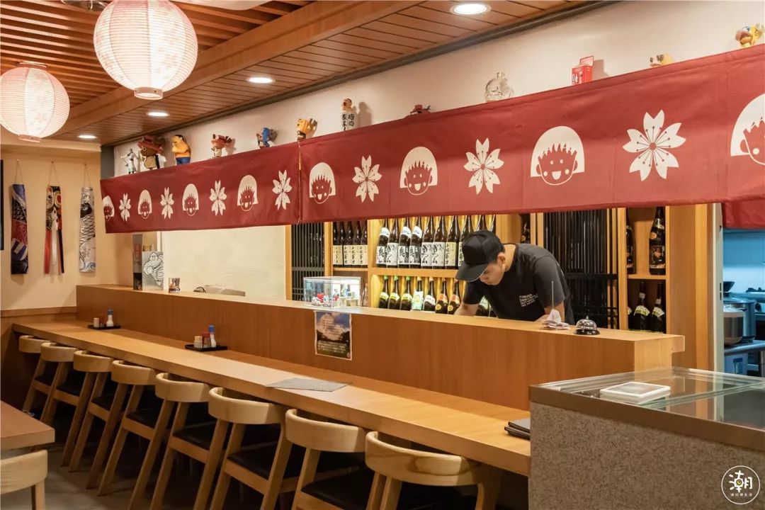 其实老饕们都知道,他们家除了日式火锅,还有日式烧肉,开在购物公园.