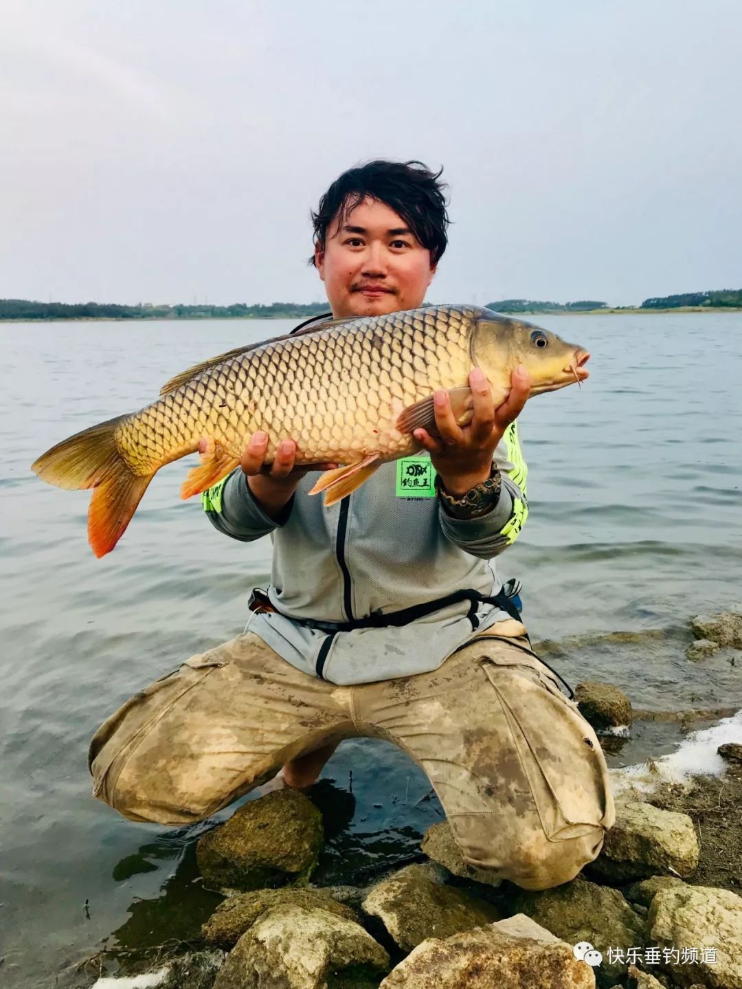 好了,说了                    彩精彩,敬请关注 今晚9:00钓鱼王《疯