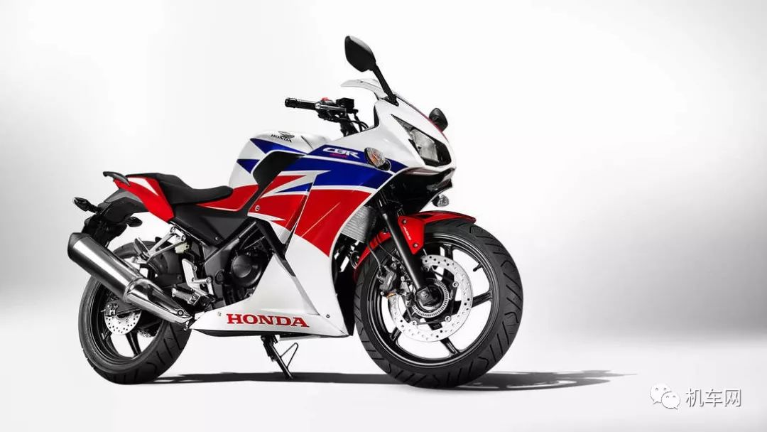 本田发动机不用多说,入弯出弯非常灵活,直线加速动力也很线性,排气