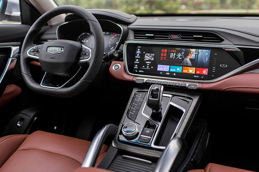 与外观的改变相比,博越pro的内饰改变更为明显,虽然从风格来看,你还是