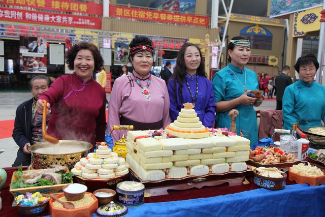 察右中旗第二届草原美食文化节开幕内蒙古味道惊艳舌尖