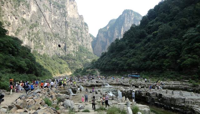 双底村旅游资源丰富,不仅和王莽岭,武家湾,黄围山,这些太行山上的知名