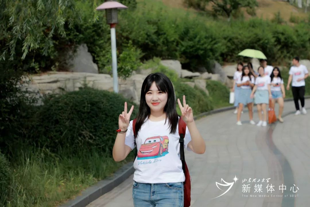 交院心语刘慧茹住在第一排的学霸