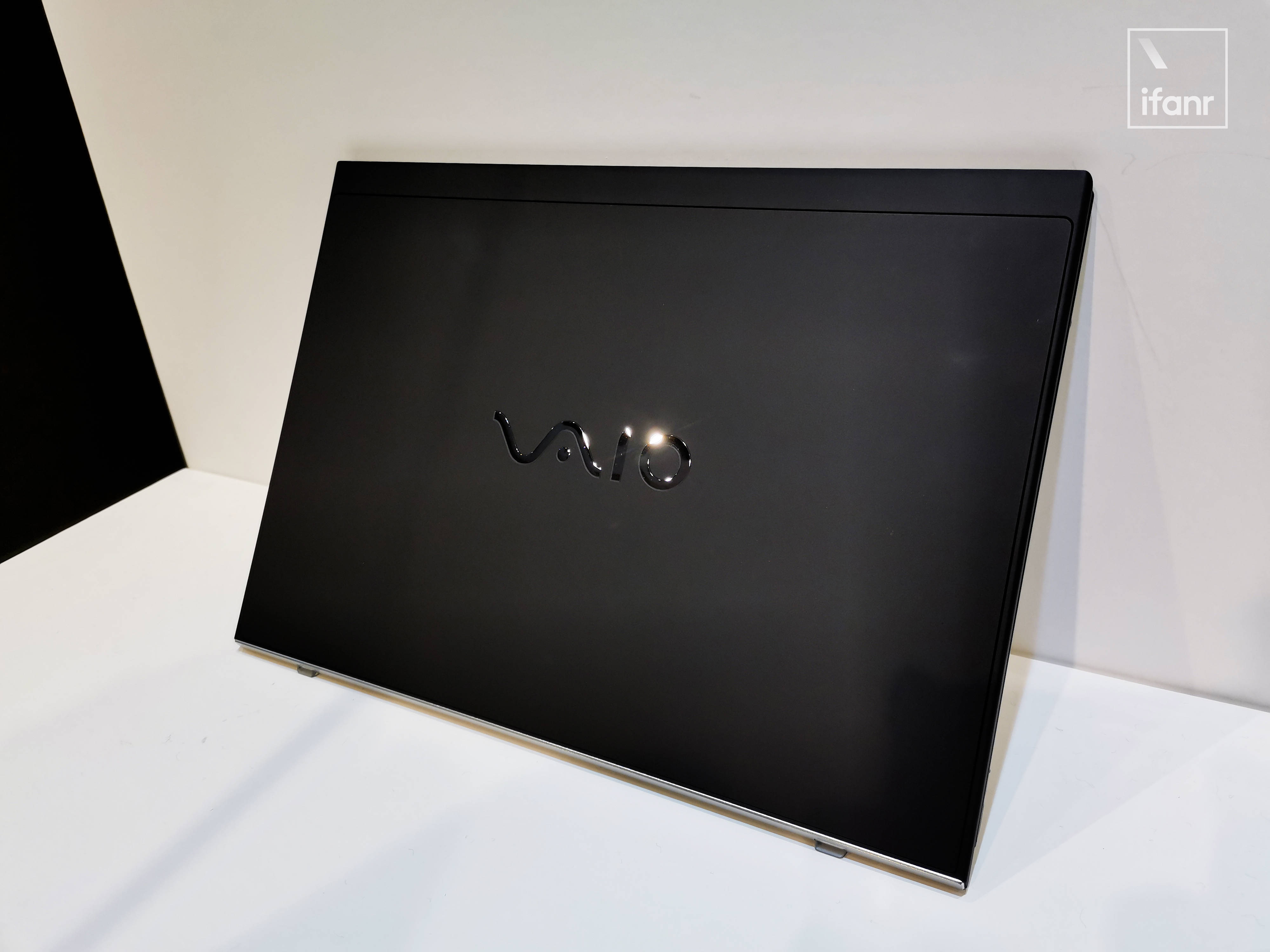 vaio sx12 发布:这应该是你见过配备最多接口的电脑了