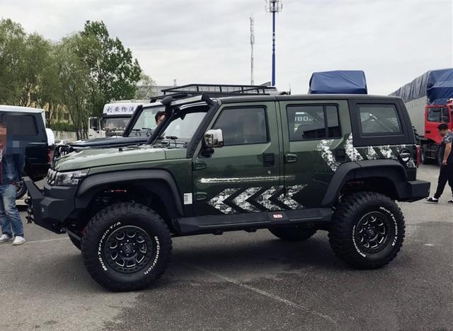 最帅国产"牧马人"!自带涉水喉,at胎,配2.3t引擎,带四驱!