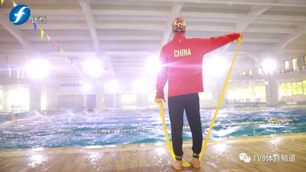朱嘉铭18岁全国游泳冠军要靠奋斗赢得未来附视频