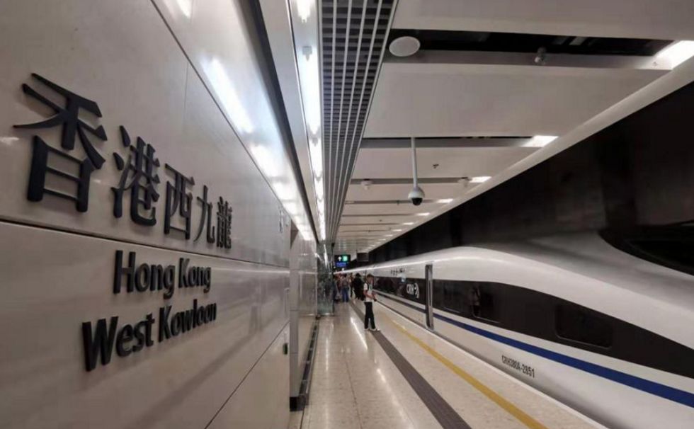 南宁东至香港西九龙动车首发全程3小时59分