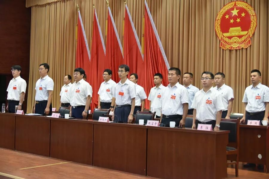 长山镇:召开第十三届人民代表大会第六次会议