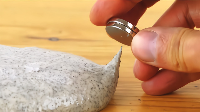 自制的磁泥能跟着磁铁走吗男子亲自动手这结果也太难猜了