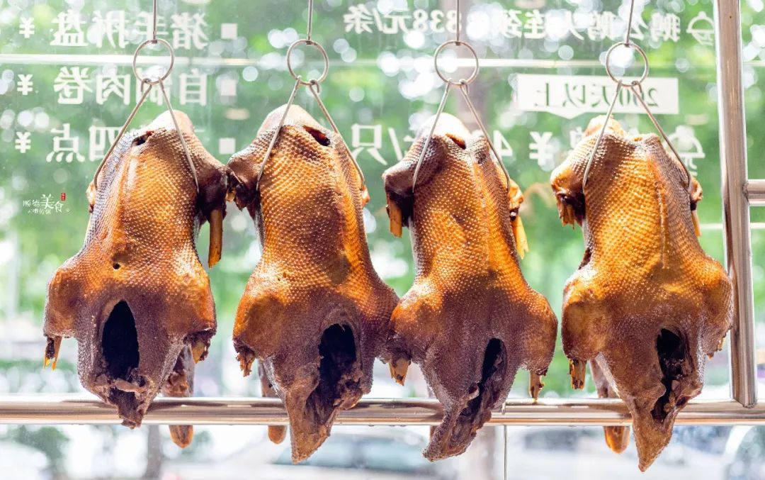 风靡潮汕40载的霸王"狮头鹅"来顺德啦!还带来了地道的生腌美食.