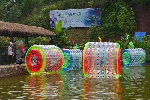 可参加皮划艇课程教学哦超多刺激的水上项目体验奇幻漂流,水上波波球