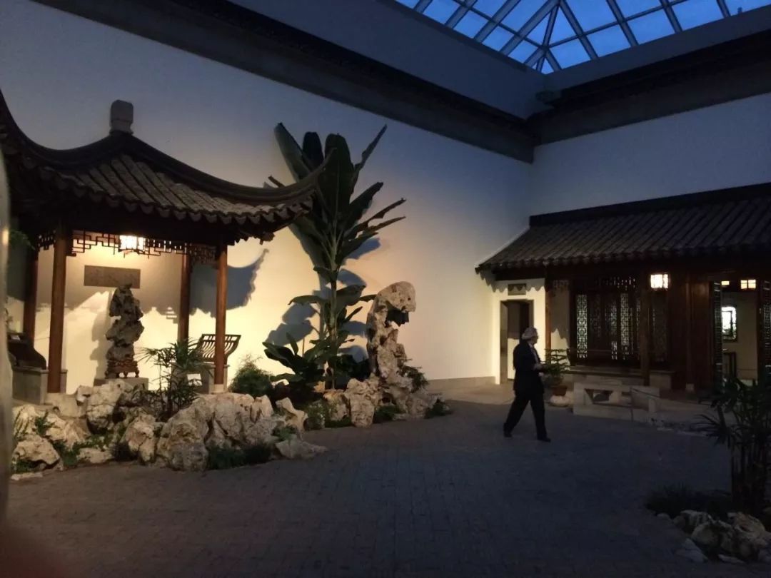 纽约大都会博物馆内的苏州园林比如说我们的冯友兰教授,他跟我在燕南