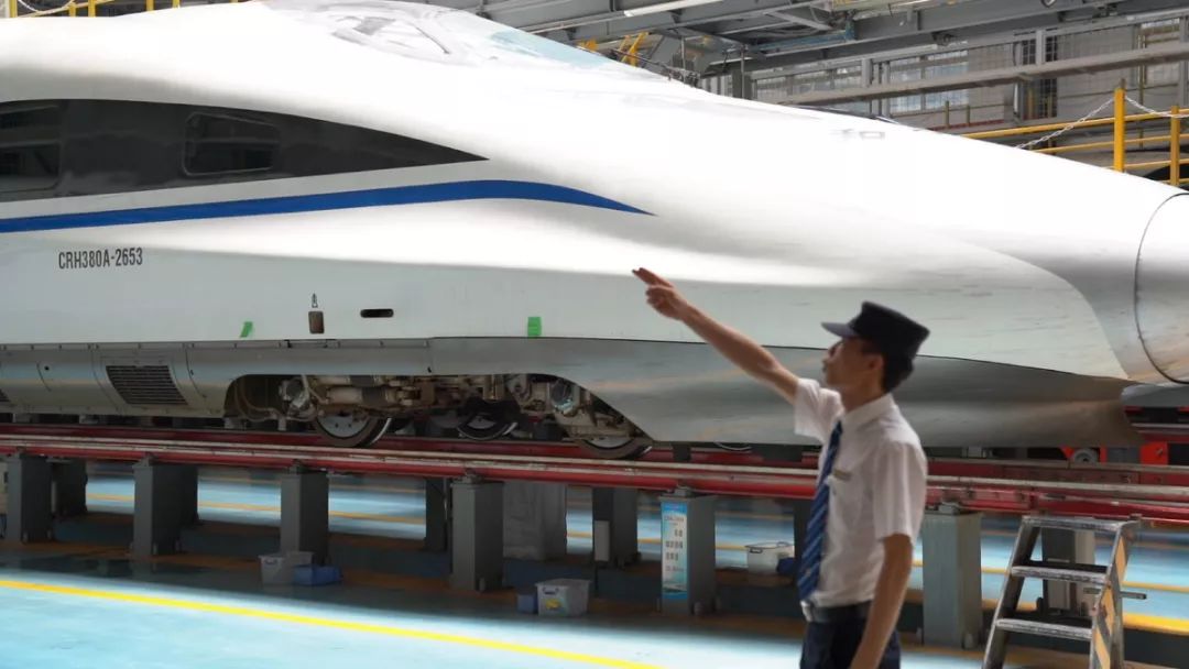 廣西首批進港動車組隨車機械師驚豔亮相