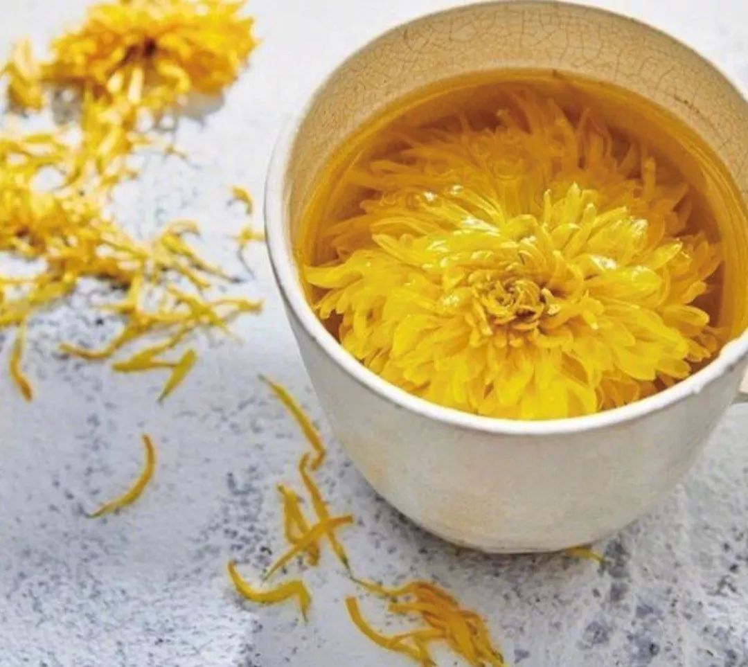 金荣优品三伏天喝一杯金丝皇菊清火降燥