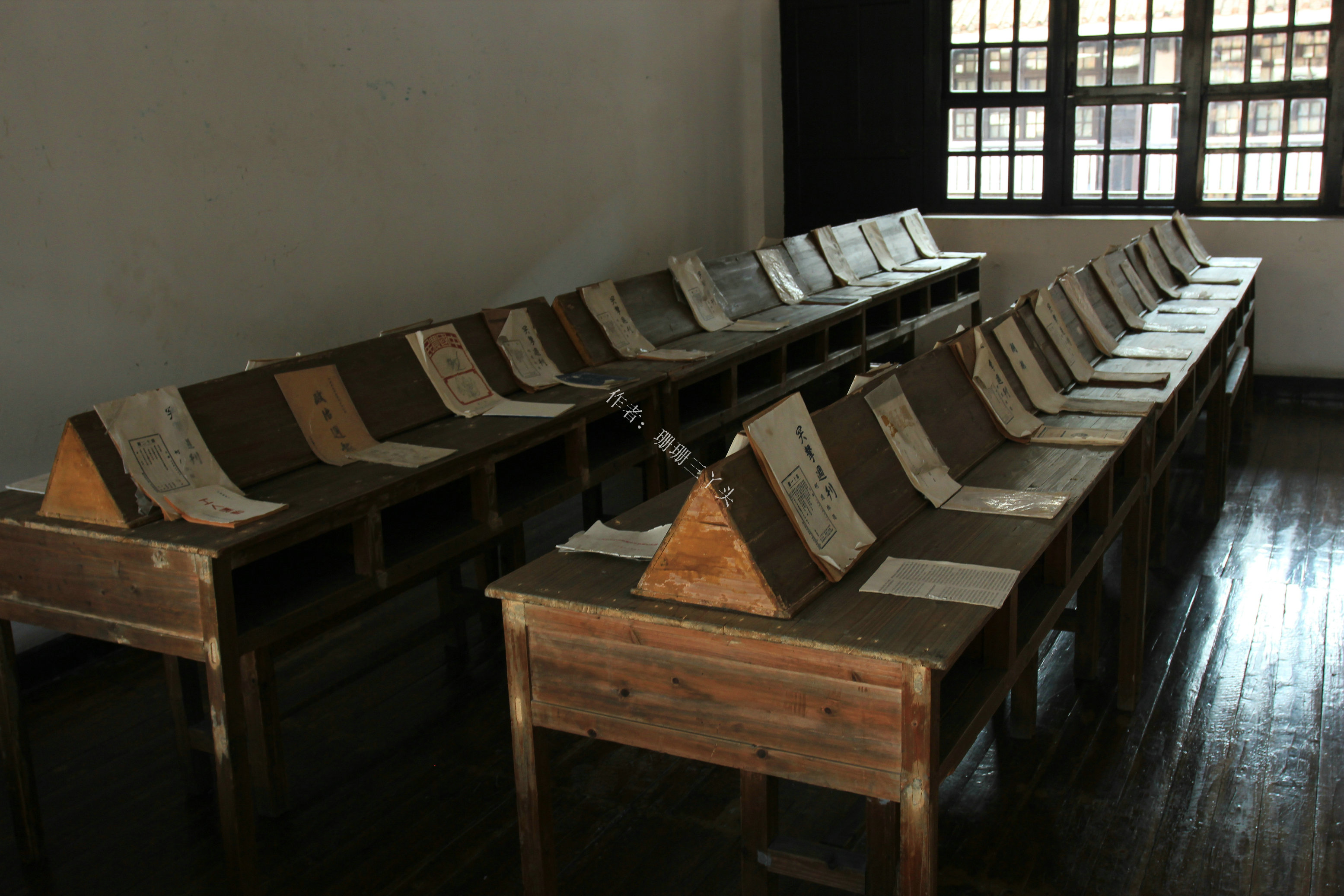 原是教职员宿舍,又因为这里是孙中山曾经办公和休息的地方,后来改成