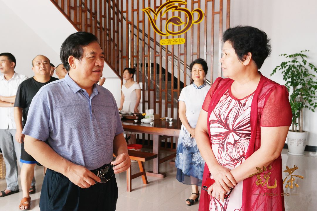 7月10日下午,海峡两岸茶业交流协会会长陈绍军,副会长张大共,黄荣文等