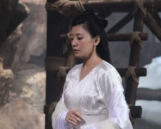 无崖子让虚竹带上李秋水妹妹的图像去见李秋水,实则是告诉李秋水