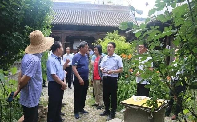 佘东鹏,寇景峨一行先后来到宽川镇火烧寨村,崖城镇富坪村,城关镇潘家