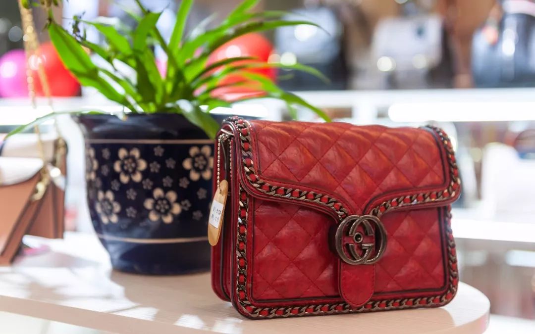 中央天街fourk箱包新店开业初来乍到福利不少